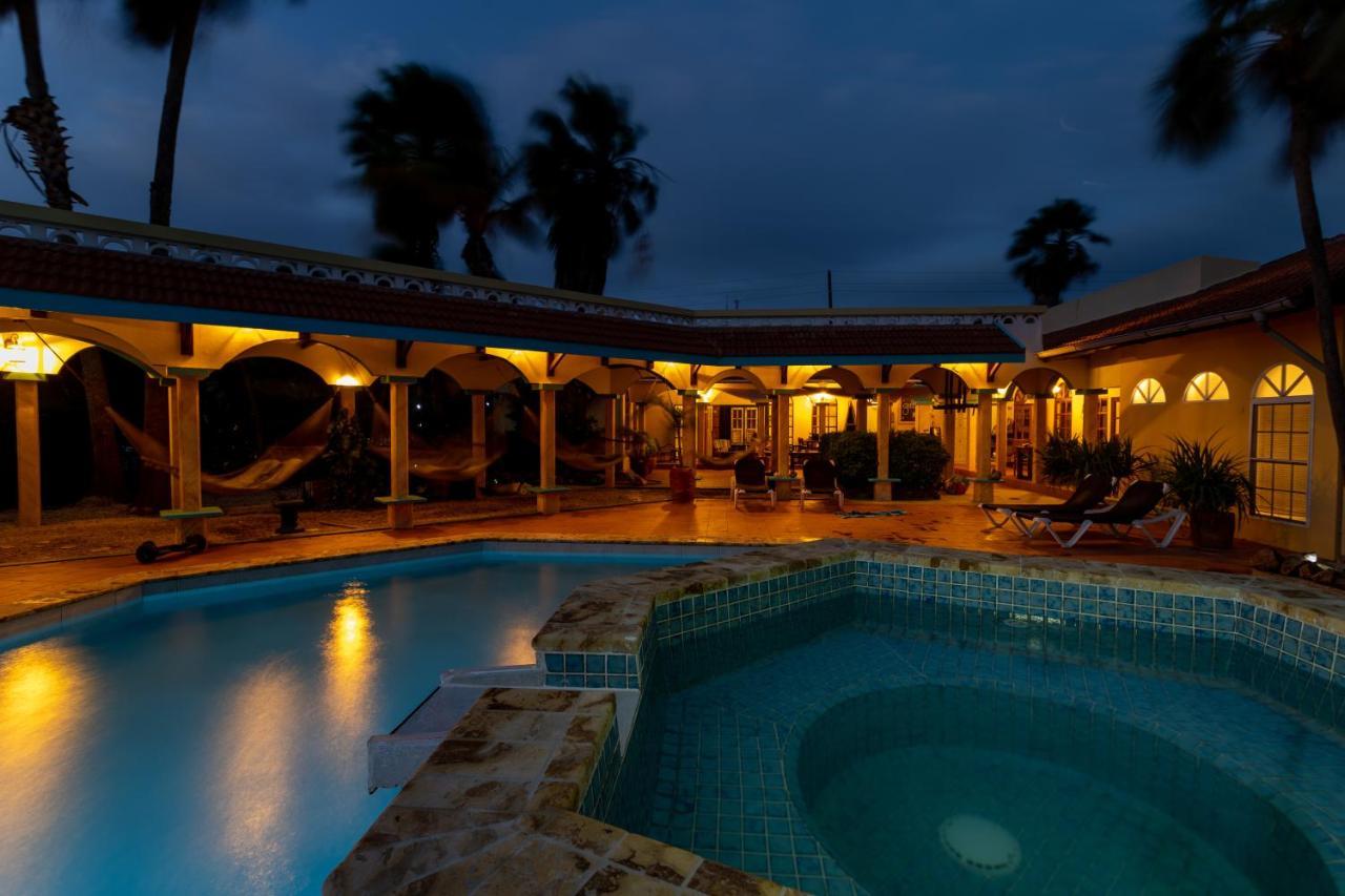 Goood Resort Kralendijk  Exterior photo